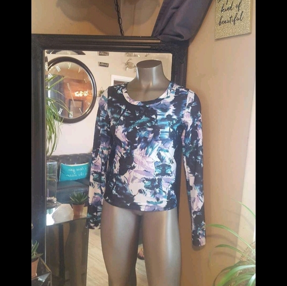 NEW w TAGS FABLETICS UV PROTECTION TOP - Picture 3 of 4